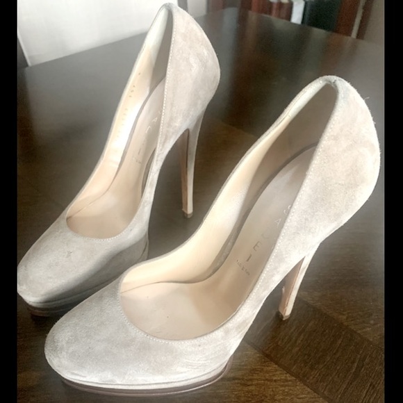 💫HP‼️💫 CASADEI Suede High Heels in Light Beige, Size 8 - Picture 4 of 11